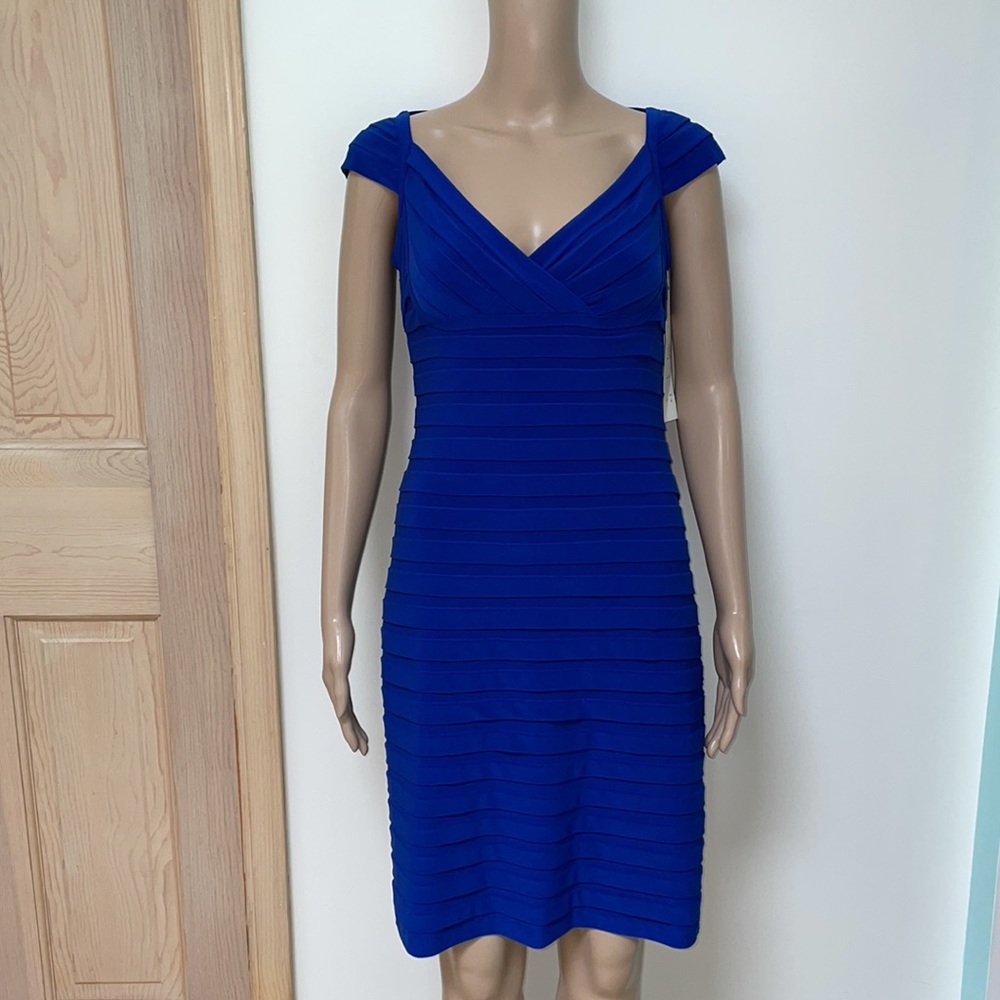 Adrianna Papell dress 6 Petite Royal Blue Short Sleeve